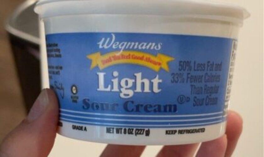 Wegmans Light Sour Cream 8 oz, Nutrition Information Innit