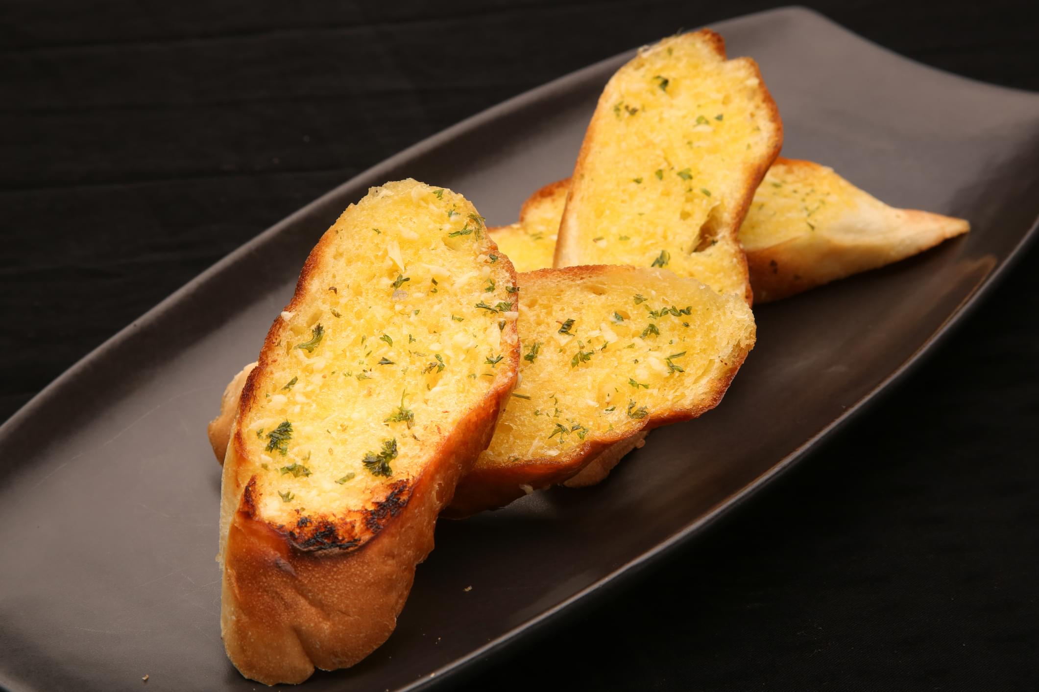 Just 5 Minutes: Garlic Cheesy Bread