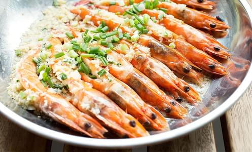 Steamed Garlic Prawns