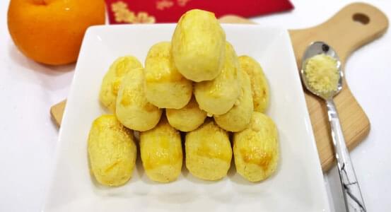 Golden Pillow Cheese Pineapple Tarts