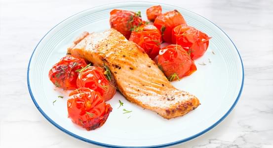 Just 5 Minutes: Pan Seared Salmon on Tomatoes
