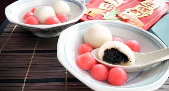 Glutinous Rice Balls ‘Tang Yuan’ with Black Sesame Paste