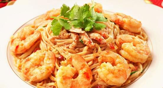 Braised Prawns, Crab Meat & E-Fu Noodles In Oyster Sauce