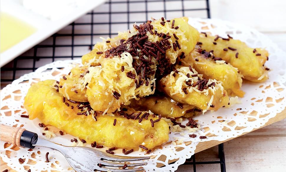 Pisang Goreng with Cheese (Cheese Banana Fritters)
