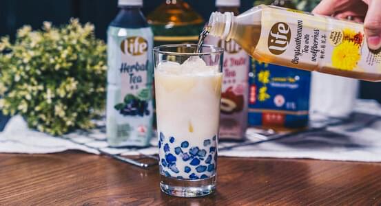 Chrysanthemum Milk Tea with Chestnut Pearls