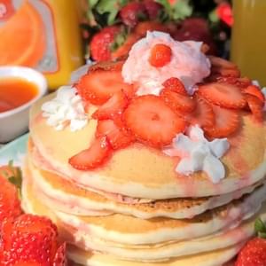 strawberry cake　0505 c29d7674-b9bf-59ce-83e3-