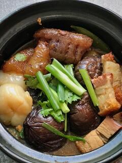 Braised Sea Cucumber, Scallops and Roast Pork Claypot