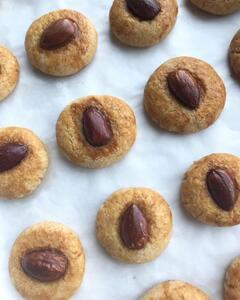 cny almond cookies