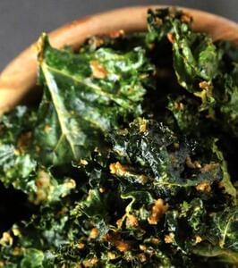 Garlic & Parmesan Kale Chips