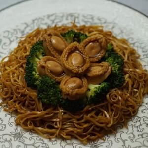 E-Fu Noodles with Braised Abalones and Broccoli