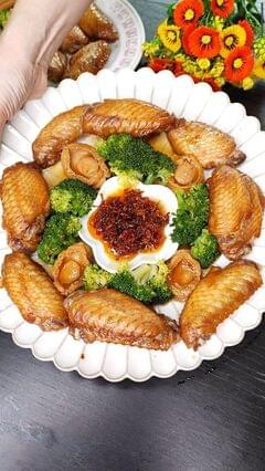 Baked Chicken Winglets with Abalone And Broccoli