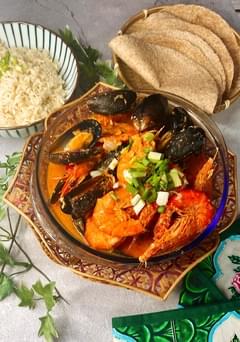 Singapore-Style Chilli Tiger Prawns and Mussels