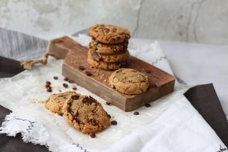 Chocolate Chips Peanut Cookies
